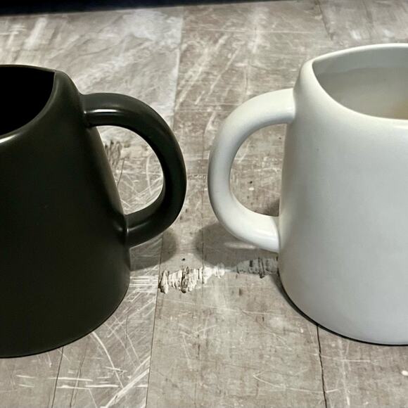 Grumpy and Sleepy black and white cat mugs - Picture 4 of 6